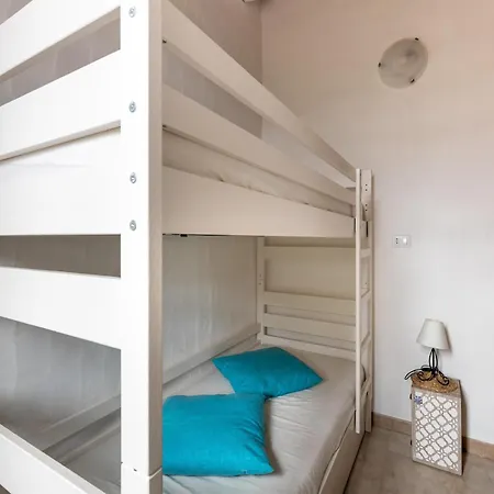 Spacious In La Ciaccia Near Sea