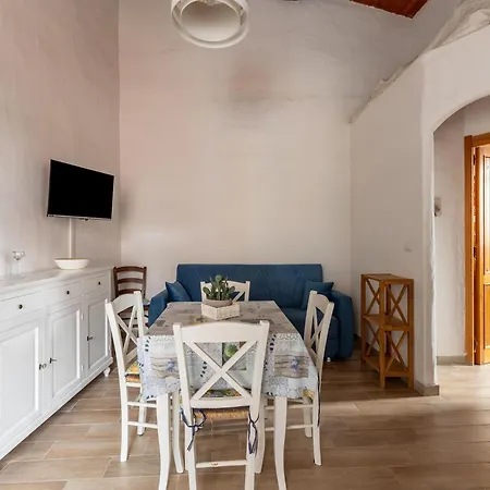 Casa Vacanze Con Giardino, Vicino Al Mare Nyaraló