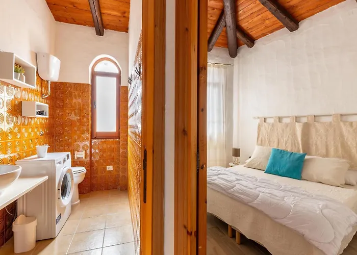 Casa Vacanze Con Giardino, Vicino Al Mare Nyaraló